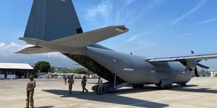 « L’avion militaire américain qui a atterri en Haïti transportait des fournitures et du personnel pour l'ambassade », selon le Pentagone