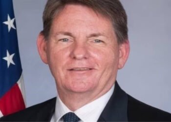 Haïti nage en plein chaos, les États-Unis nomment Dennis B. Hankins nouvel ambassadeur