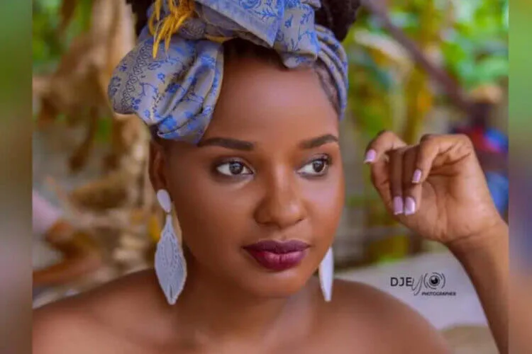 Sœurette Bruno chante pour se divertir et divertir