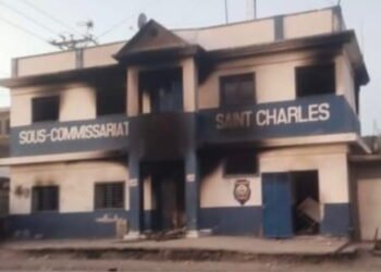 Carrefour : le sous-commissariat de Saint-Charles incendié par des bandits