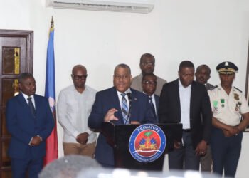 De retour des États-Unis, Garry Conille appelle les gangs à déposer les armes