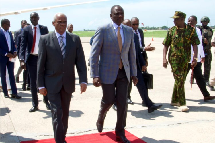 La troupe kényane inefficace, William Ruto visite Haïti