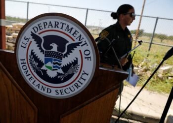 Les Bénéficiaires Du « programme Biden », Dont Des Milliers D’haïtiens, Menacés D’expulsion