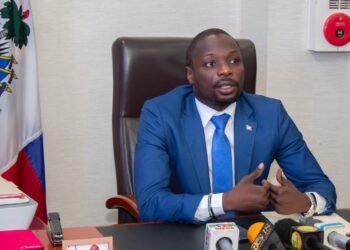 Refus Des Bons De Carburant Le Ministère Du Commerce Rappelle à L’ordre Les Compagnies Dnc, Bandari, Dinasa