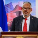 Incapable de reprendre le contrôle de Port-au-Prince, Alix Didier Fils-Aimé se contente de déplorer l’incendie de Radio Télévision Caraïbes