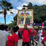 Cap-Haïtien l’image de l’ancienne Ministre des Affaires Étrangères, Dominique Dupuy, au cœur de la fête du Drapeau