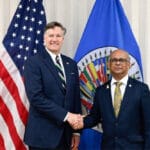 Christopher Landau s’exprimant lors d’une assemblée de l’OEA, appelant à une action urgente pour une transition démocratique en Haïti
