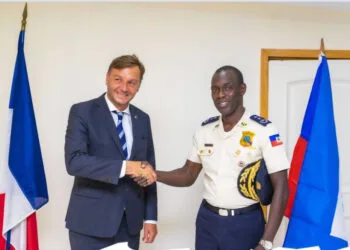 Coopération Sécuritaire : l’Ambassadeur de France, Antoine Michon, en visite à la Direction Générale de la PNH