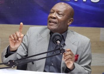 Critique face à la gestion sécuritaire, Himmler Rébu défend la PNH et plaide pour le renforcement des FAd’H