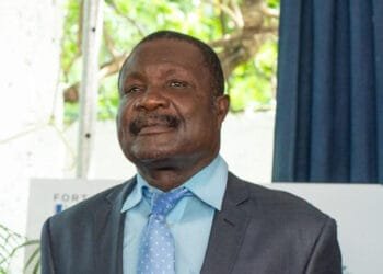 « Lekòl la kraze » : Quand le ministre de l’Éducation nationale Antoine Augustin fuit ses responsabilités