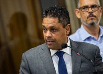 Laurent Saint-Cyr risque de transformer son mandat en une présidence fantomatique