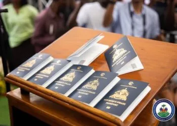 Passeports haïtiens à l’étranger : la DIE met en garde contre les intermédiaires illégaux