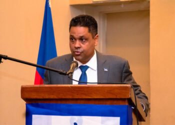 Laurent Saint-Cyr : des millions gaspillés en voyage, zéro résultat à l’affiche