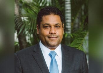 Laurent Saint-Cyr multiplie les voyages à l’étranger, fuyant les problèmes en Haïti